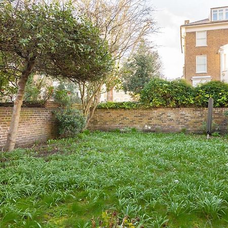 The Chelsea Arms - Bright 3Bdr With Garden & Private Parking Appartement Londen Buitenkant foto