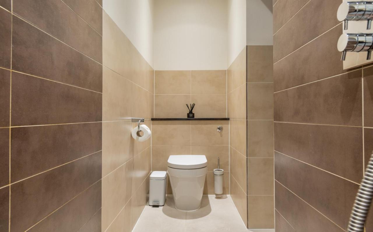 The Chelsea Arms - Bright 3Bdr With Garden & Private Parking Appartement Londen Buitenkant foto